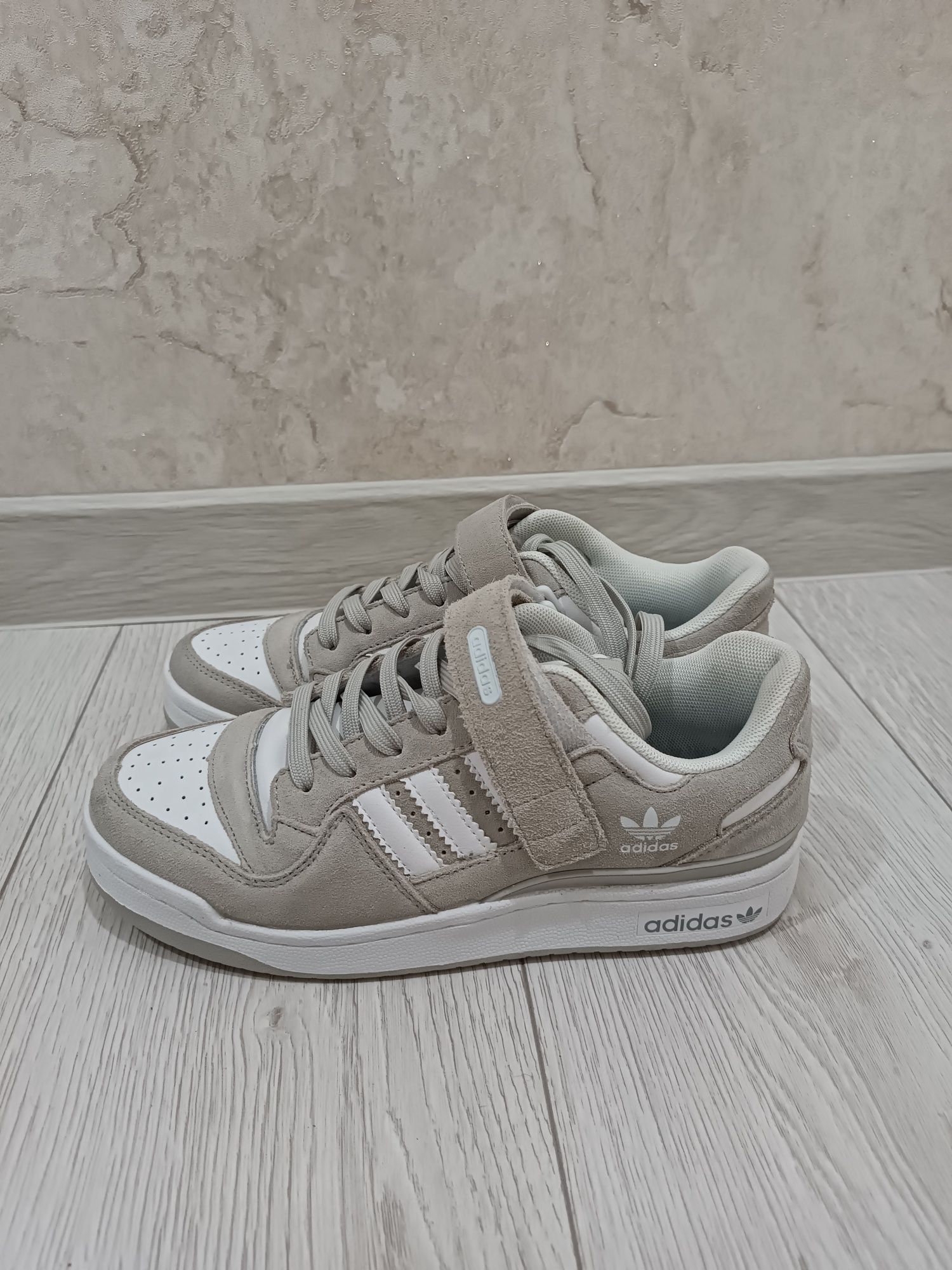 adidas forum low замшеві
