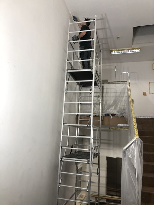 Gipsowanie i malowanie natryskowo. Sufity podwieszane, sucha zabudowa.