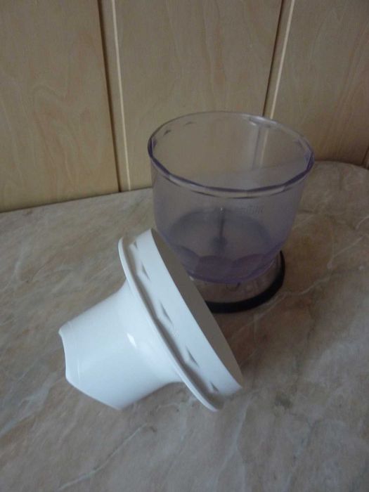 Pojemnik + pokrywa 350 ml  Rozdrabniacz BRAUN 4191