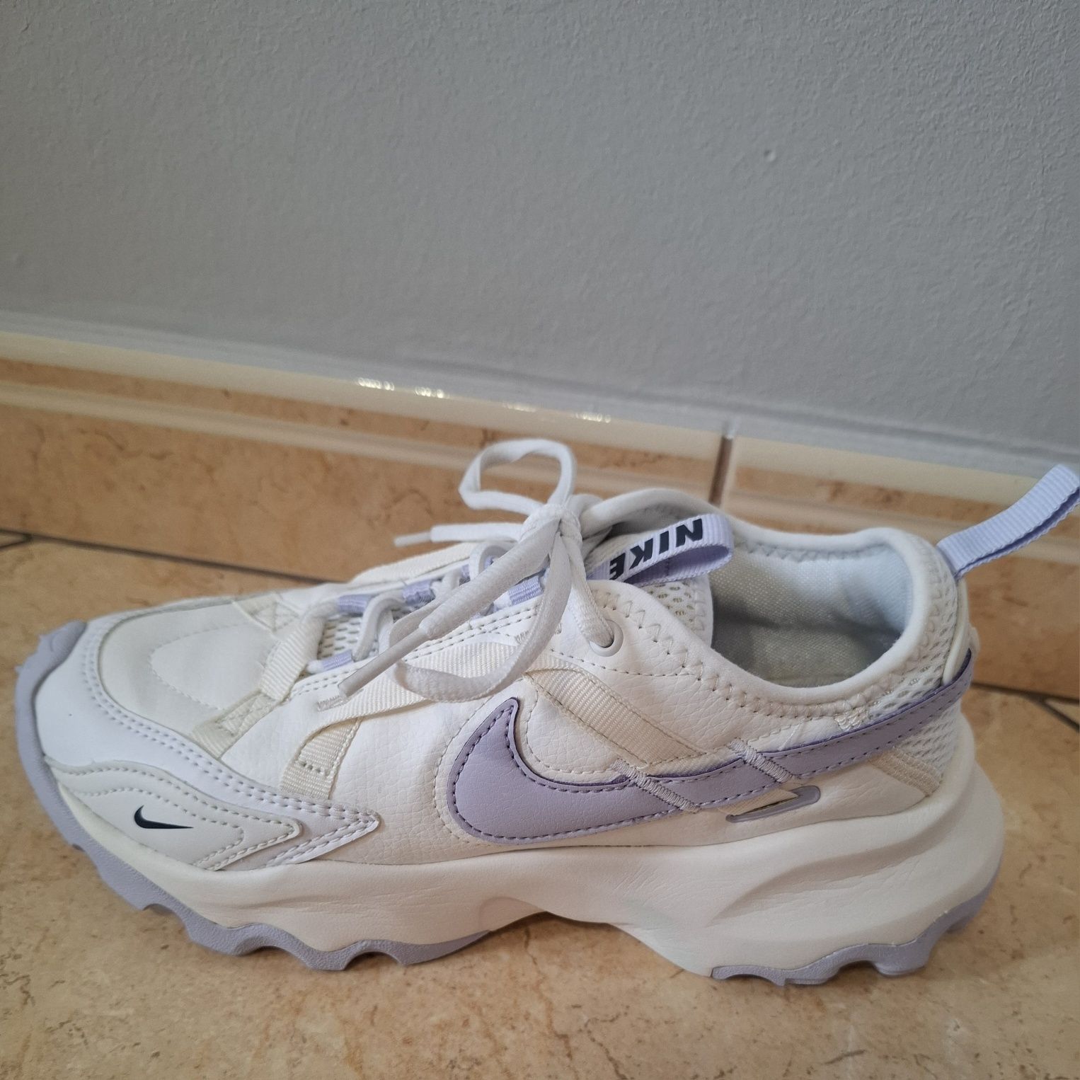 Sneakersy damskie  Nike