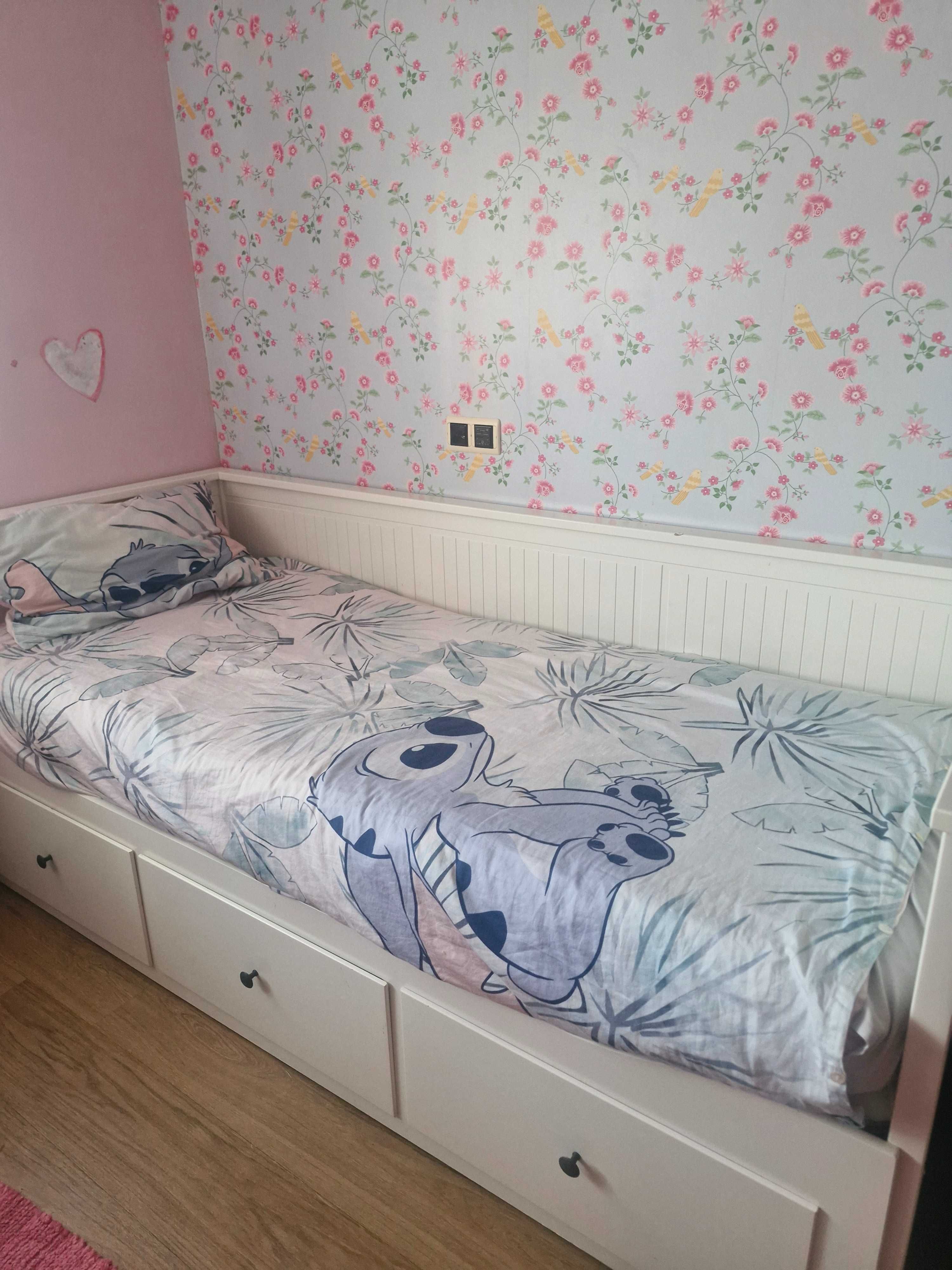 Cama Ikea Hemnes branco, com 2 colchões