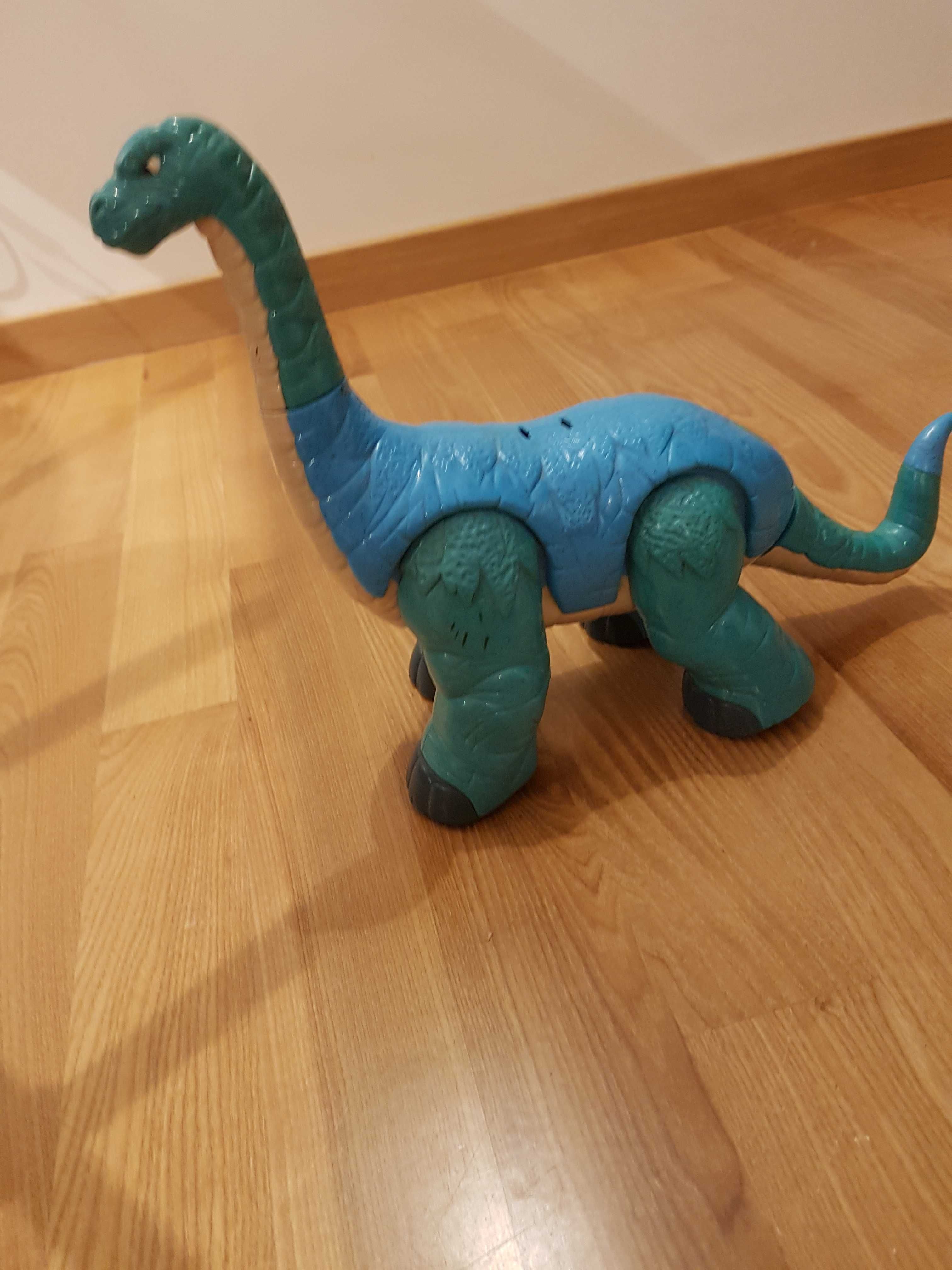 Dinozaur duża figurka plastikowa z ruchomą głową, nogami i ogonem