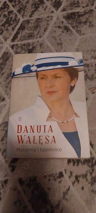 Książka. Marzenia i tajemnice.