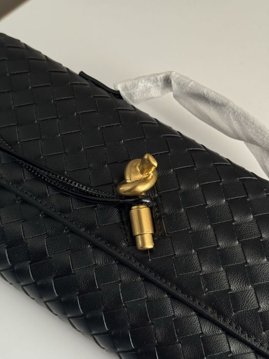 Сумка клатч Andiamo у стилі Bottega Veneta чорна шкіряна