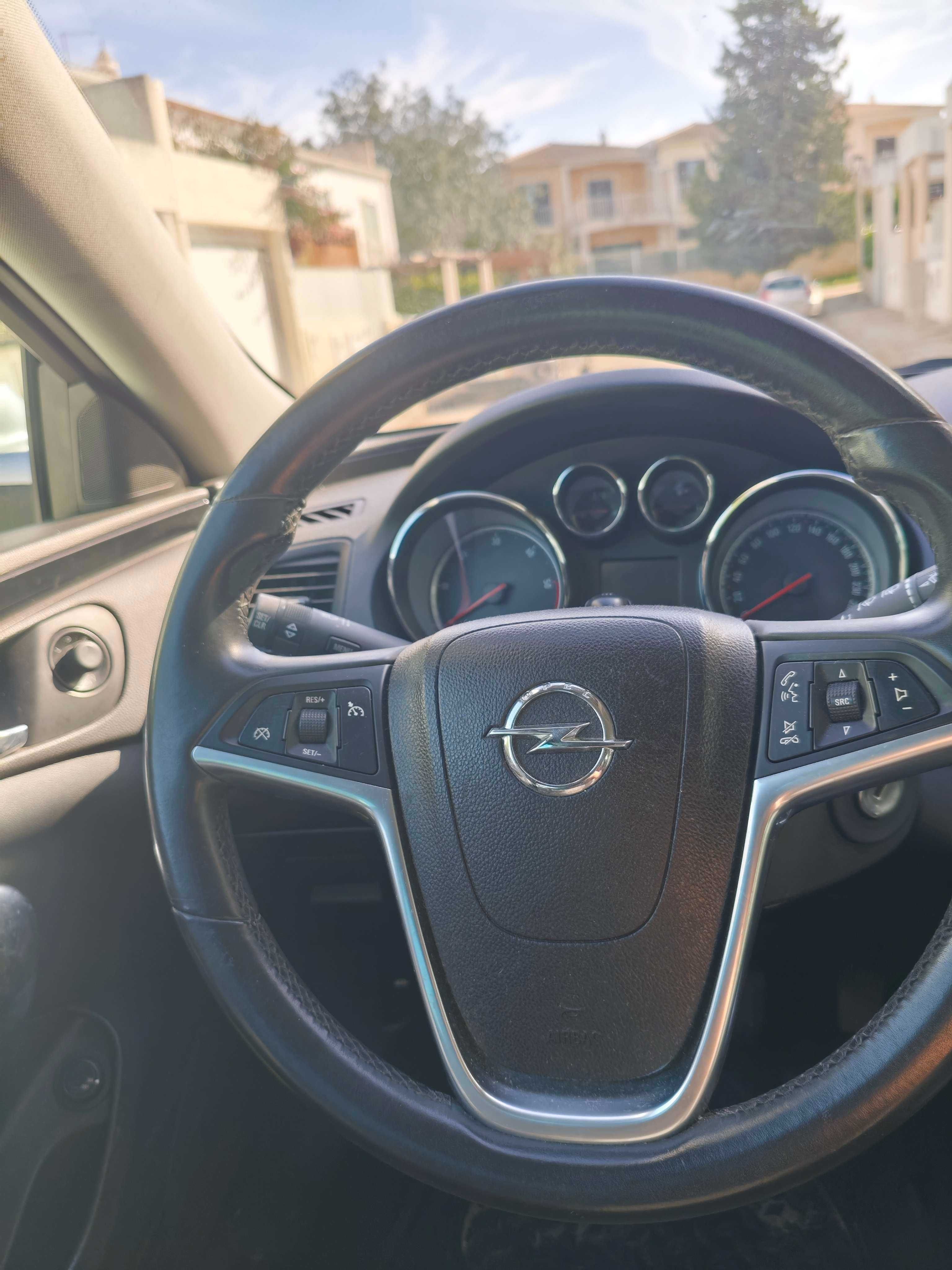 Opel Insígnia Sports Tourer C/ Ecrã Tesla Style