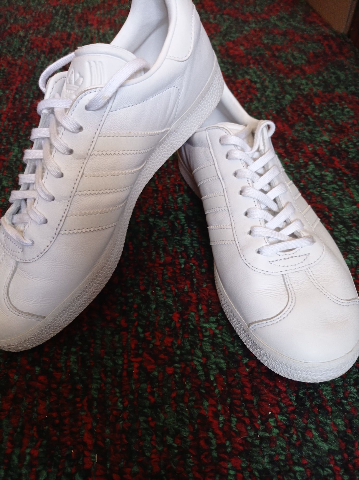 Кроссовки  Adidas ( газели)кожаные