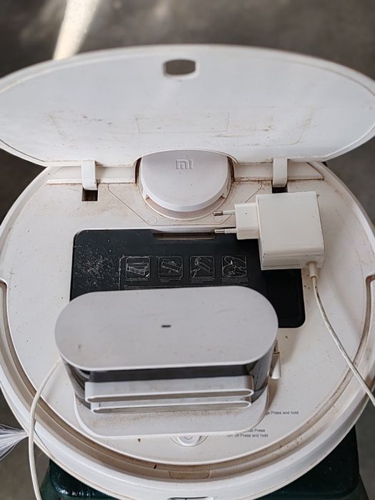 Robot Xiaomi 2S com mopa avariado