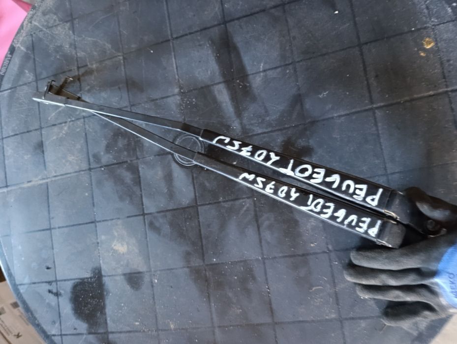Ramię ramiona wycieraczek peugeot 407 SW 2009 rok