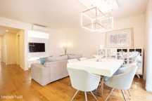 Apartamento T2 totalmente mobilado e equipado, na Rua de São Bento, e