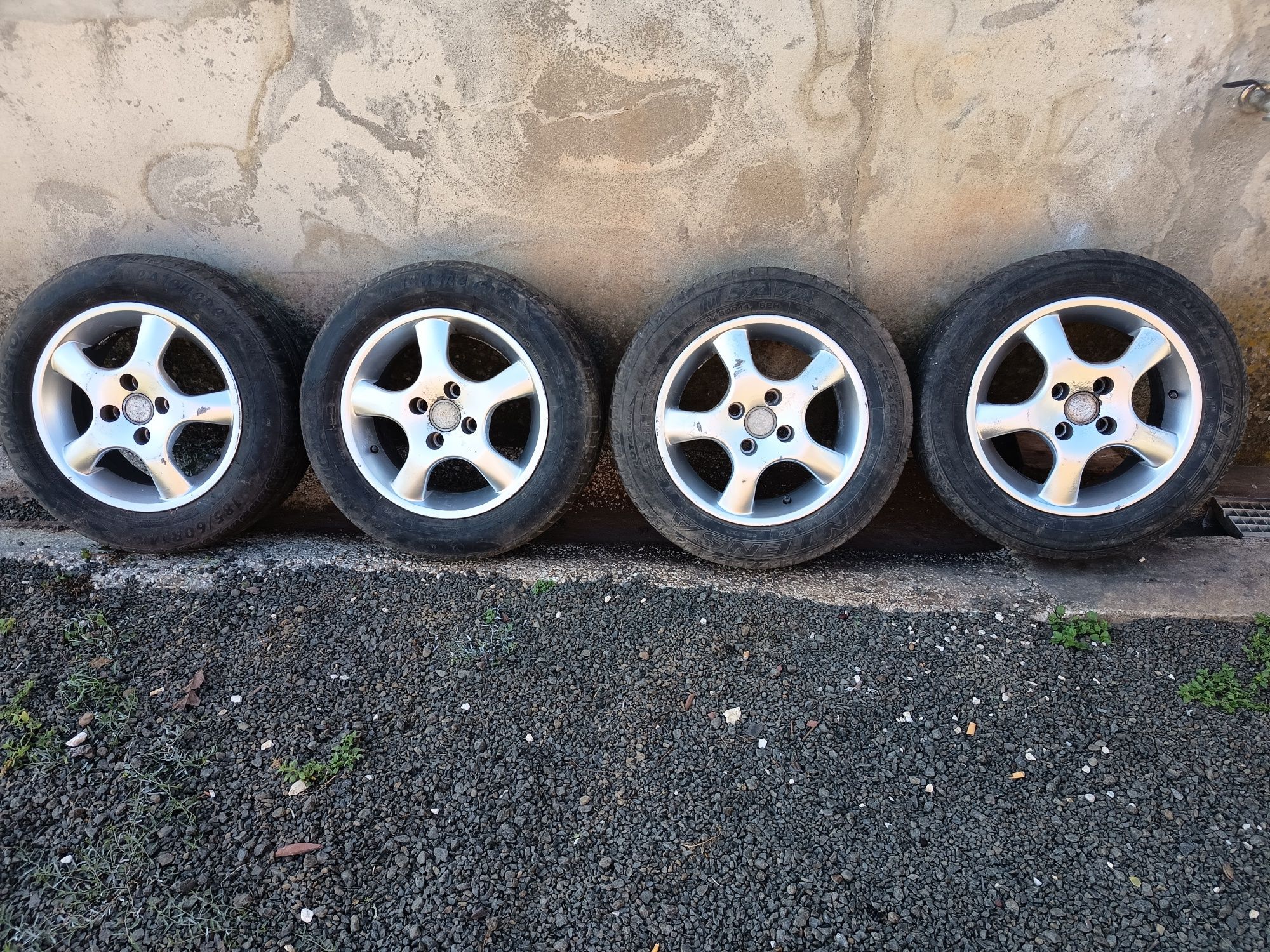Jantes 14.  4x100 com pneus