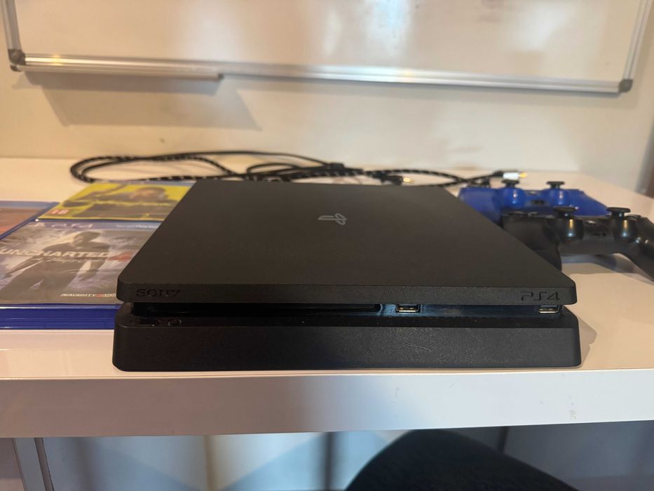 Konsola Sony PlayStation 4 Slim 1TB 2x pad PS4 Slim 1TB