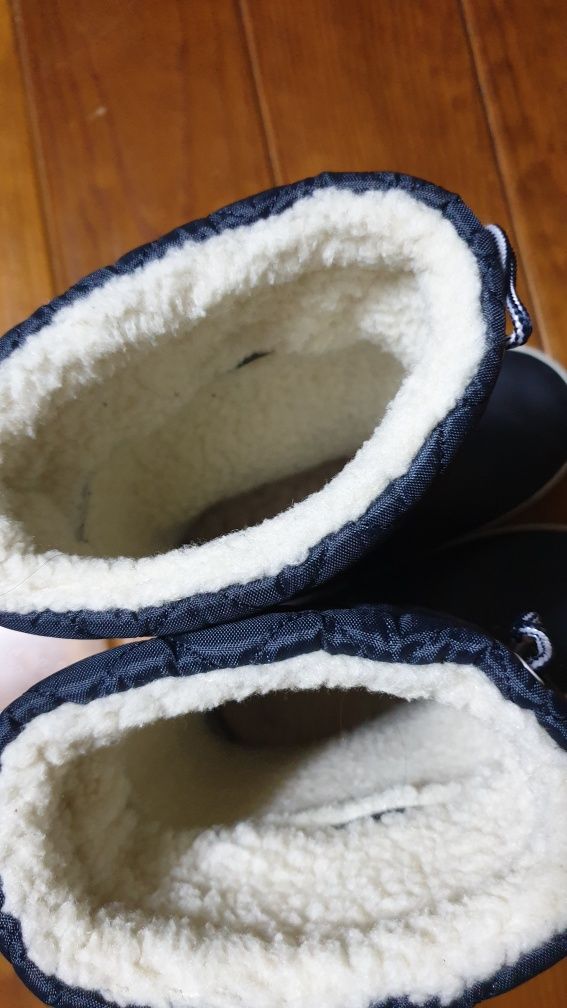 Botas aigle 33 com pelo em ótimo estado