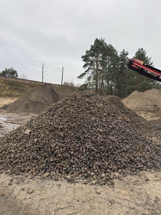 Kamień kruszywo podbudowa  terenu
