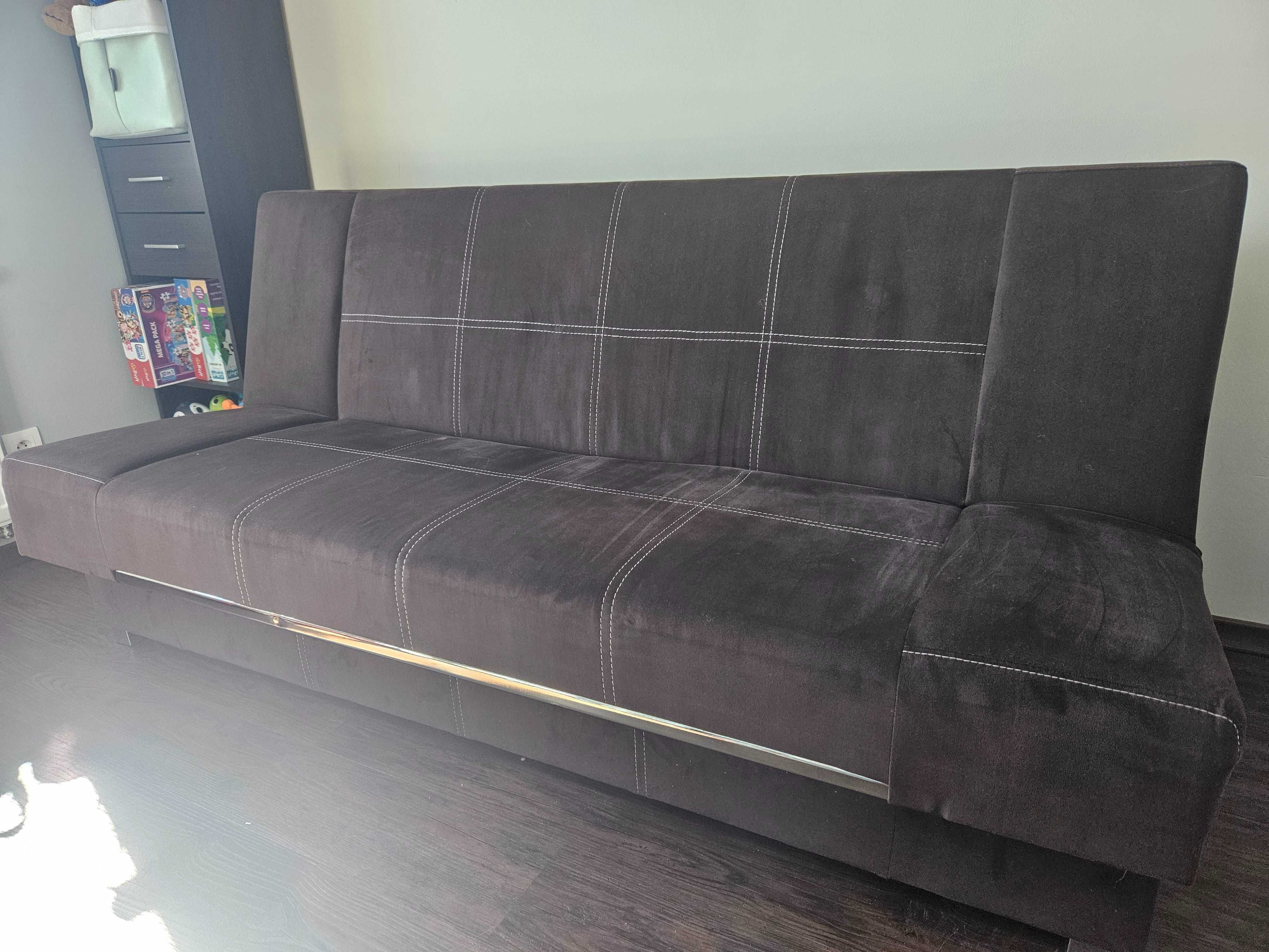 Sofa/ wersalka rozkladana z pojemnikiem