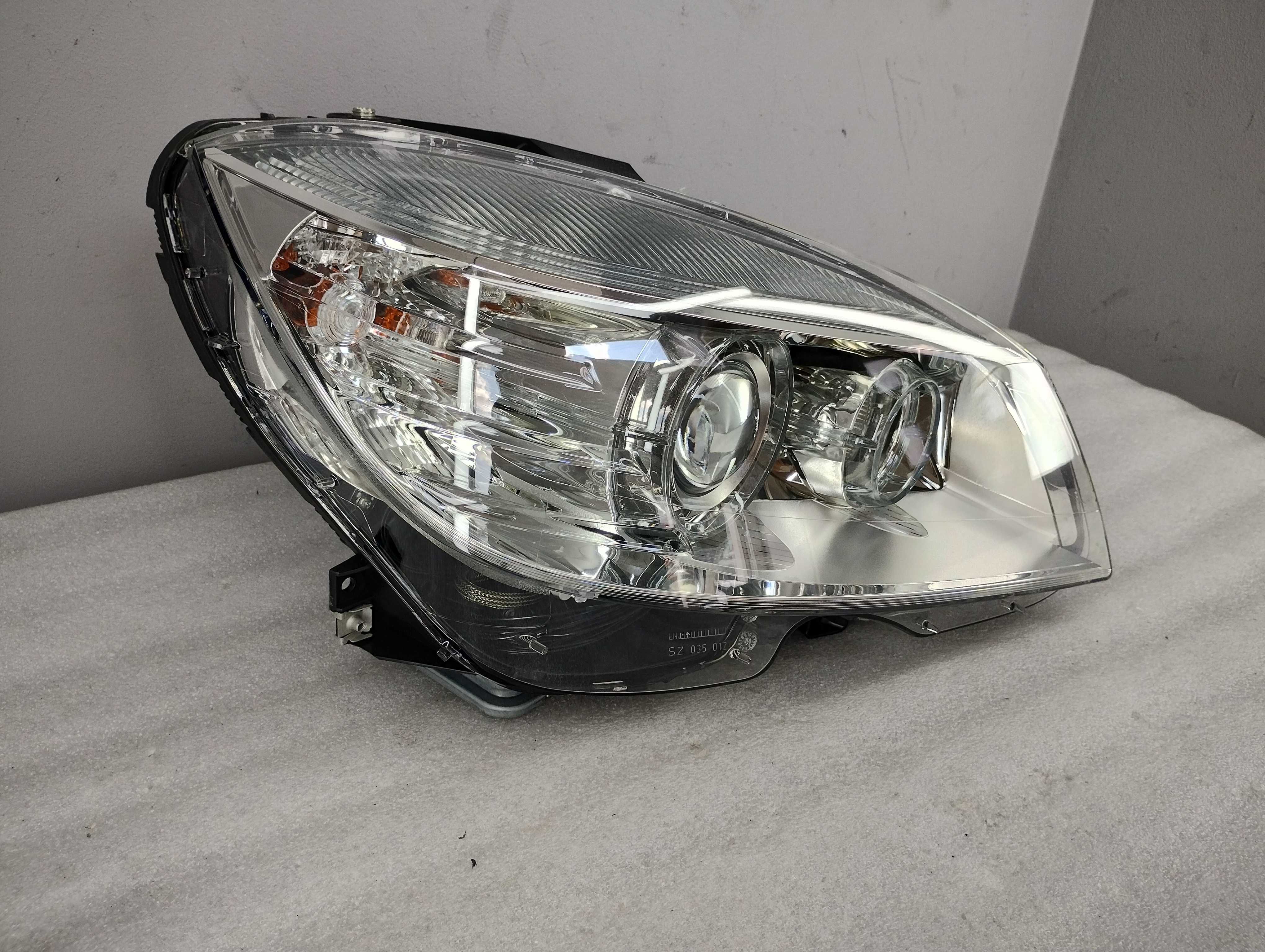 Lampa Reflektor Prawy Mercedes C-Klasa W204 XENON EU! NOWA!