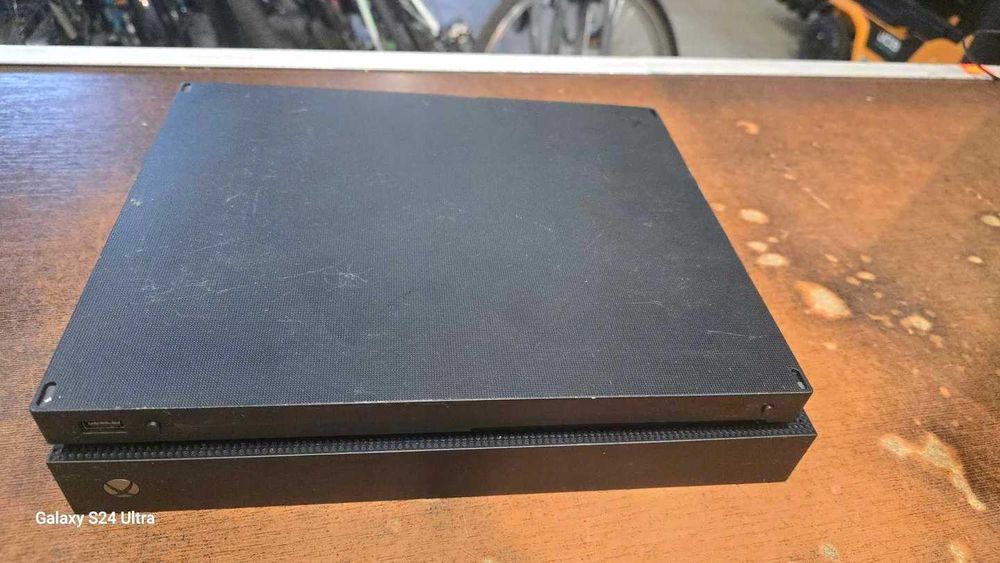 Konsola Xbox One X 1TB
