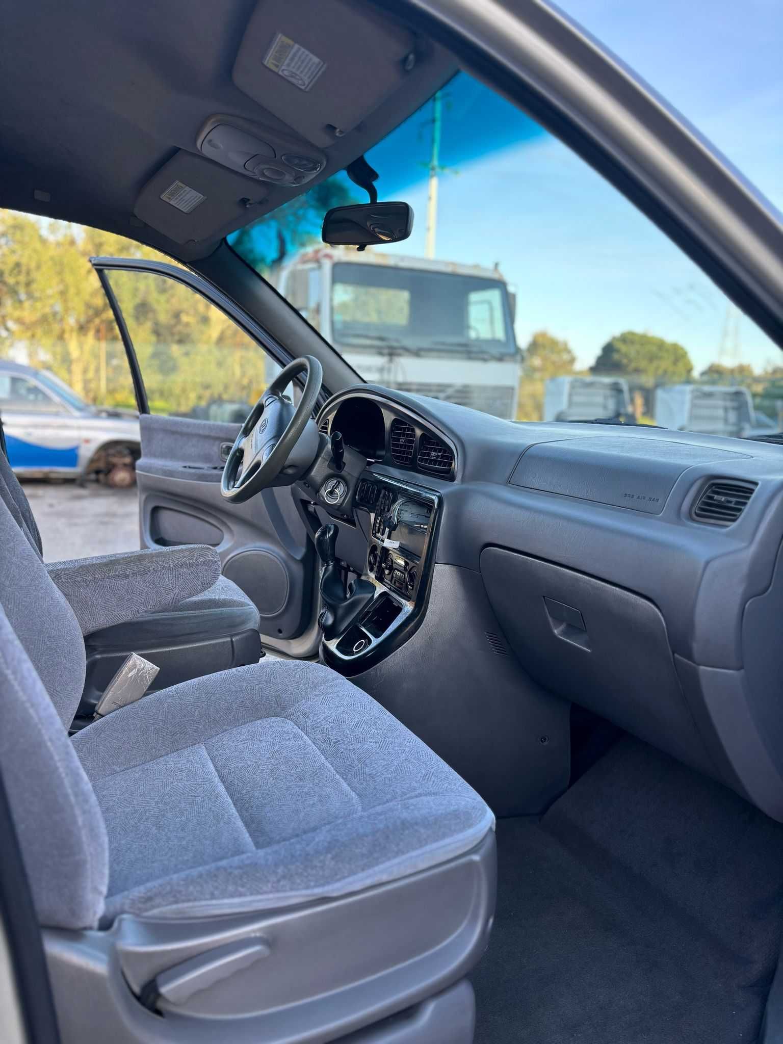 Kia CARNIVAL para Peças