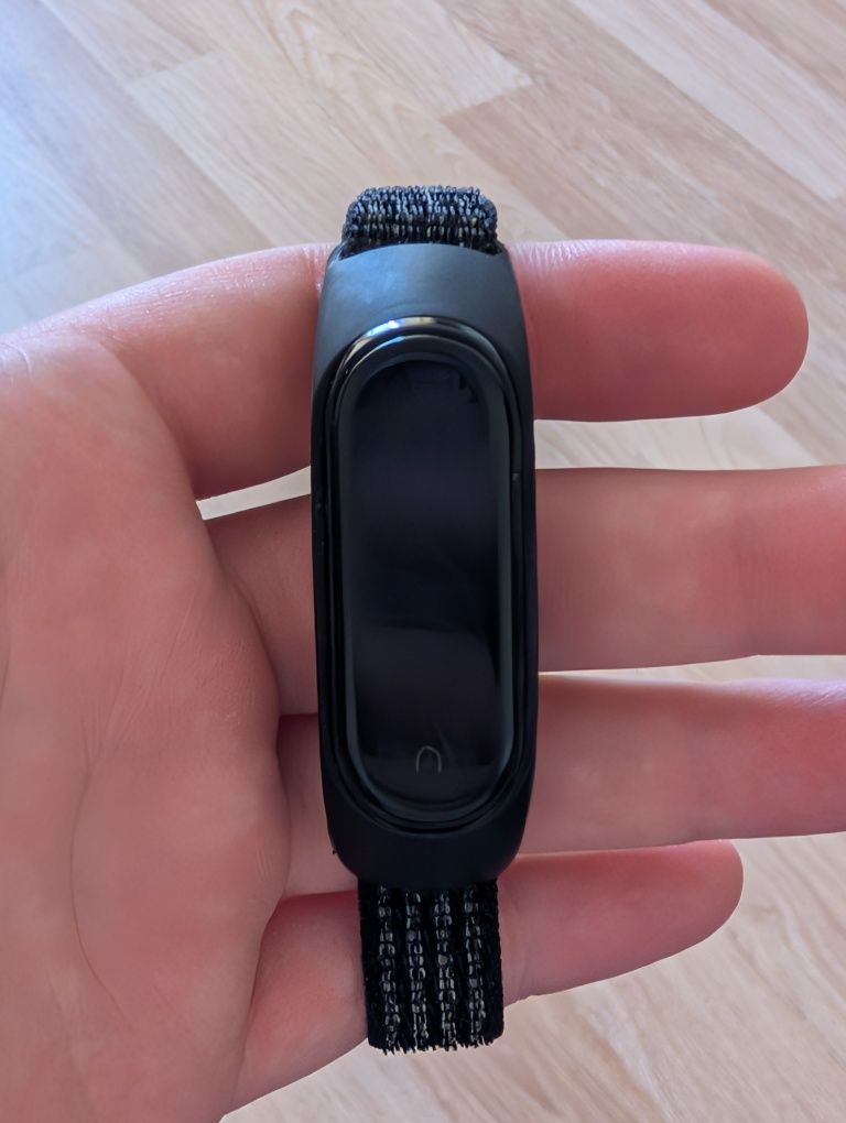Продам Mi band 4 NFC