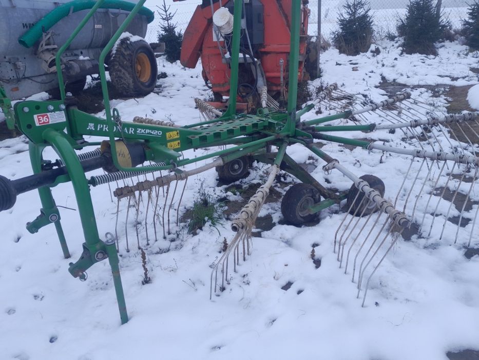 Sprzedam zgrabiarkę pronar