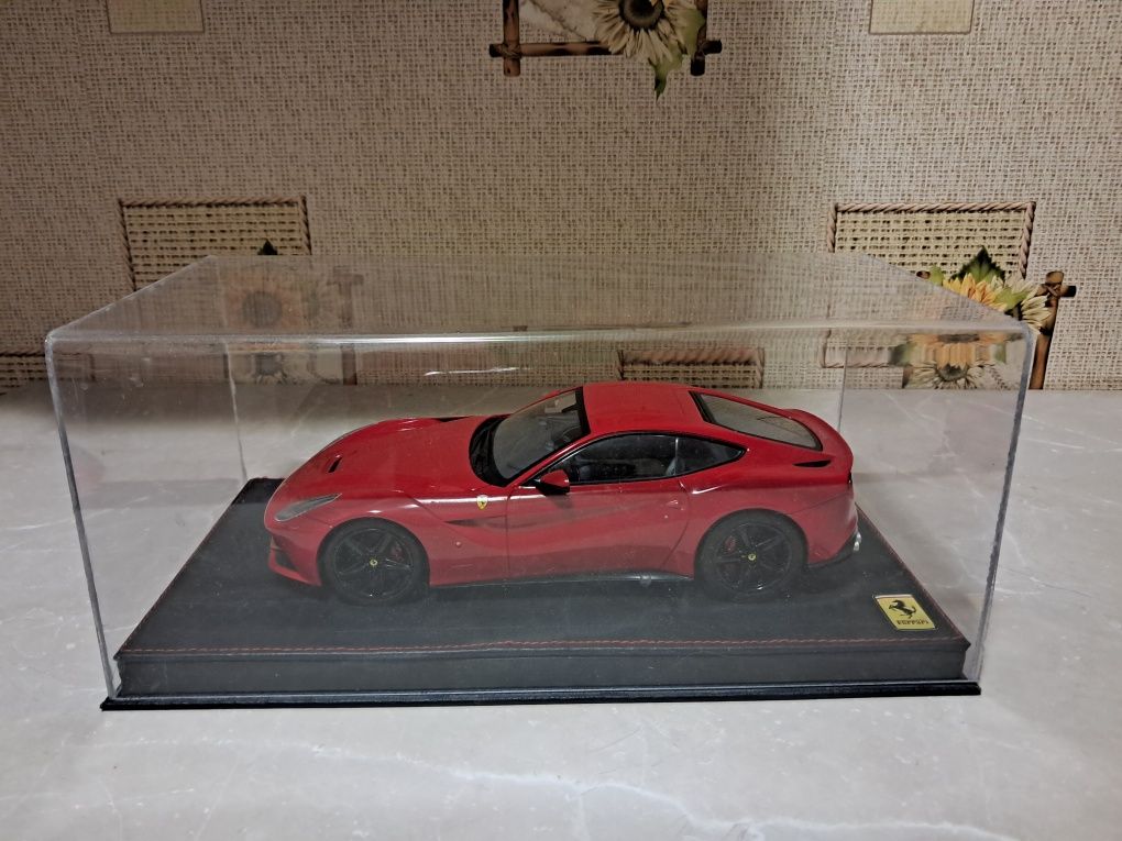 Масштабная модель 1/18 Ferrari F12 Berlinetta  модель