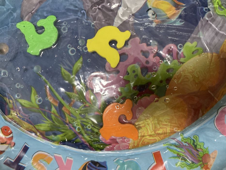 Надувний килимок з рибками