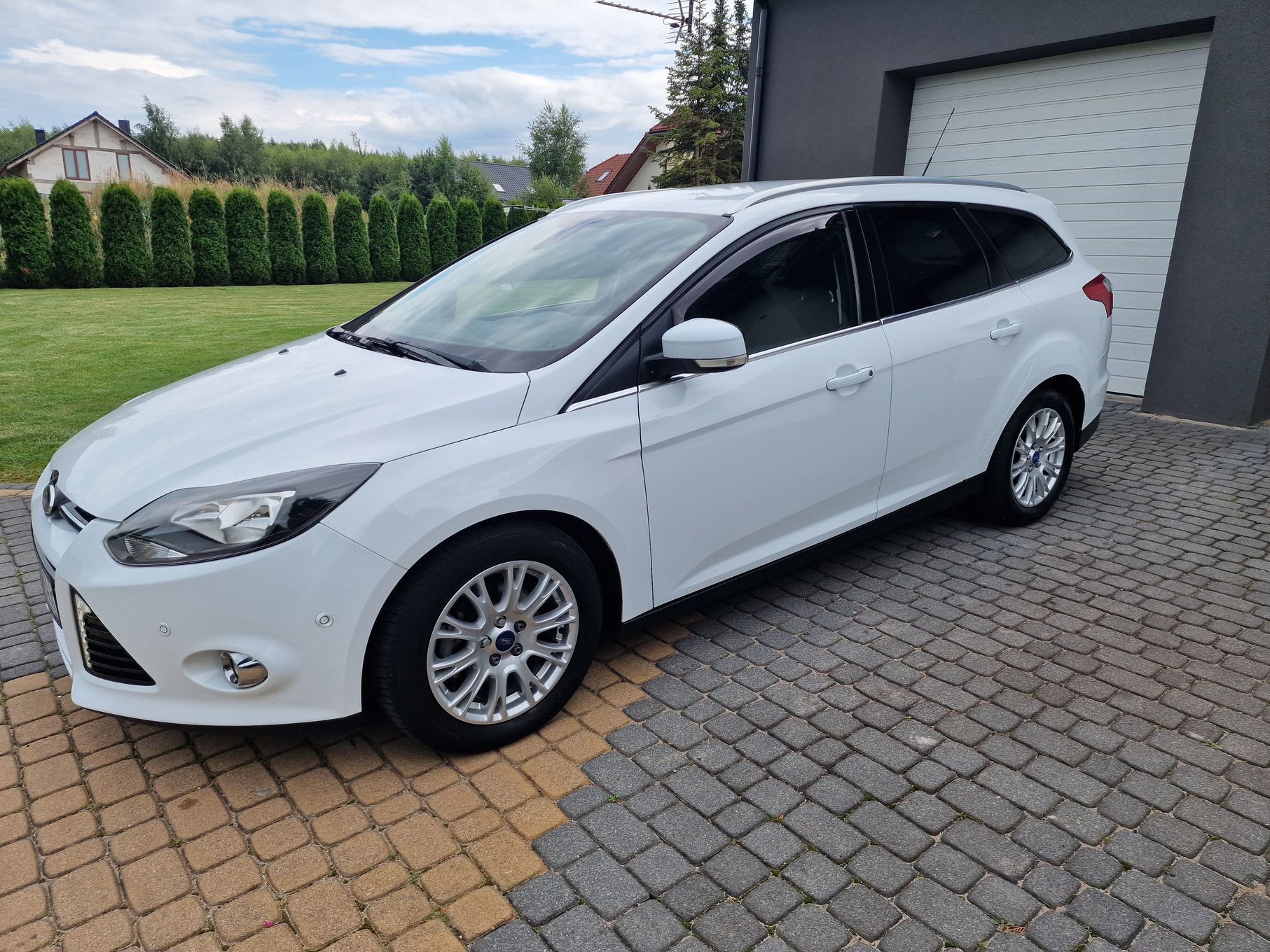 Ford Focus Mk3 1.6 TI-VCT Titanium Bezwypadkowy Opłacony bogate wyposażenie
