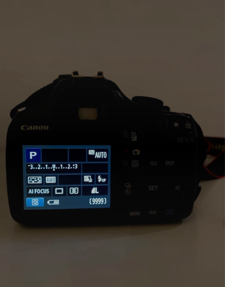 Canon 1100D: com pouso uso (motivo de venda), em ótimo estado.