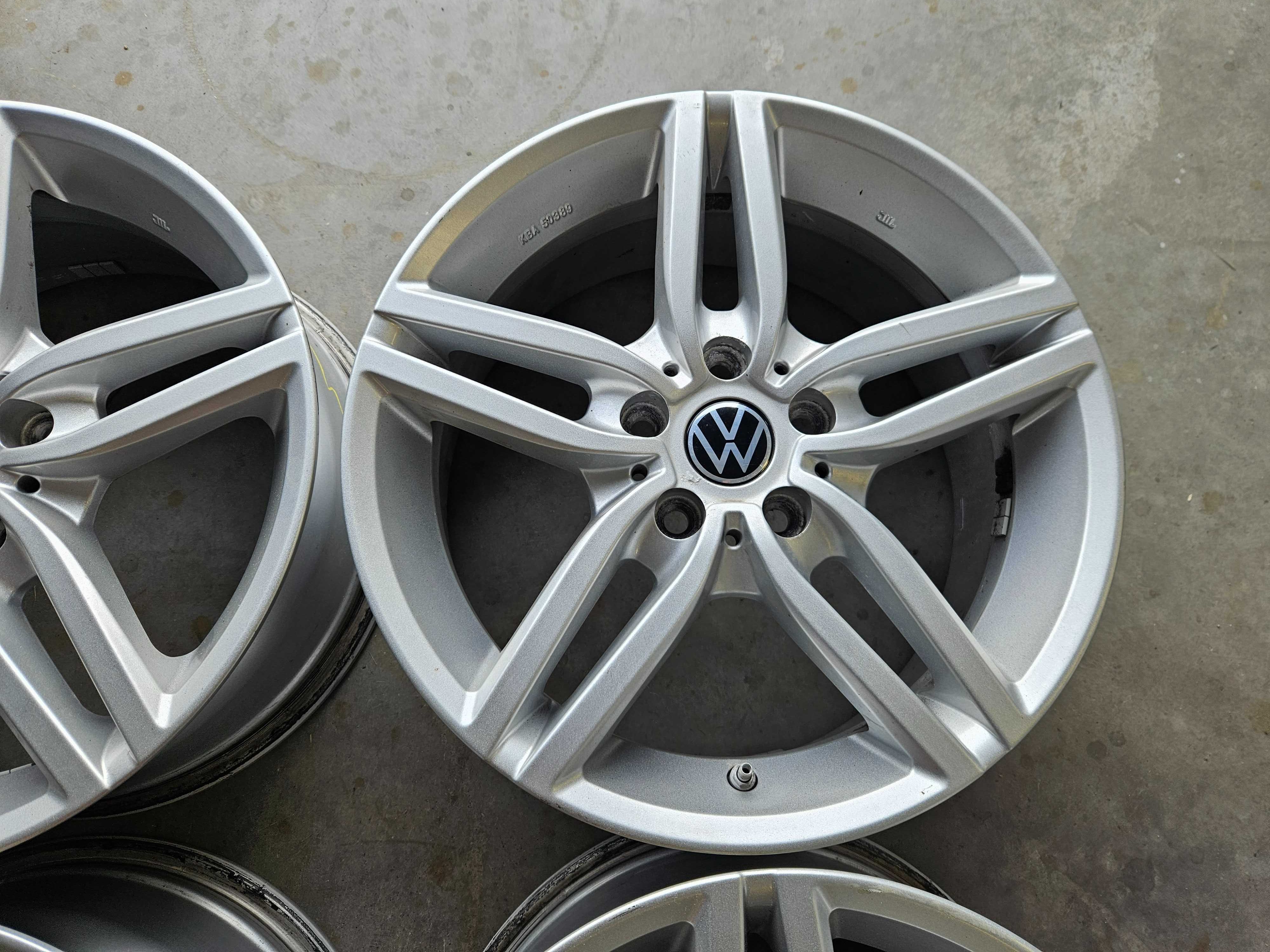 Alufelgi 17" VW Passat B6 B7 B8 CC Golf VII Caddy Jetta Touran 5x112