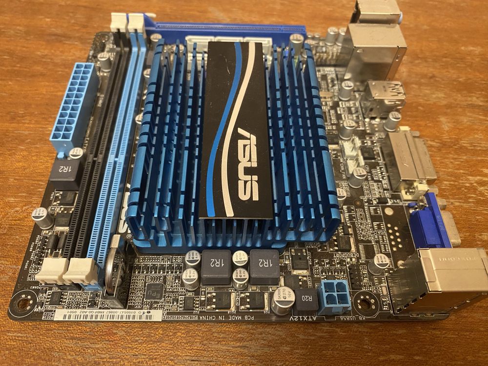 Материнська плата Asus E35M1-I Mini ITX