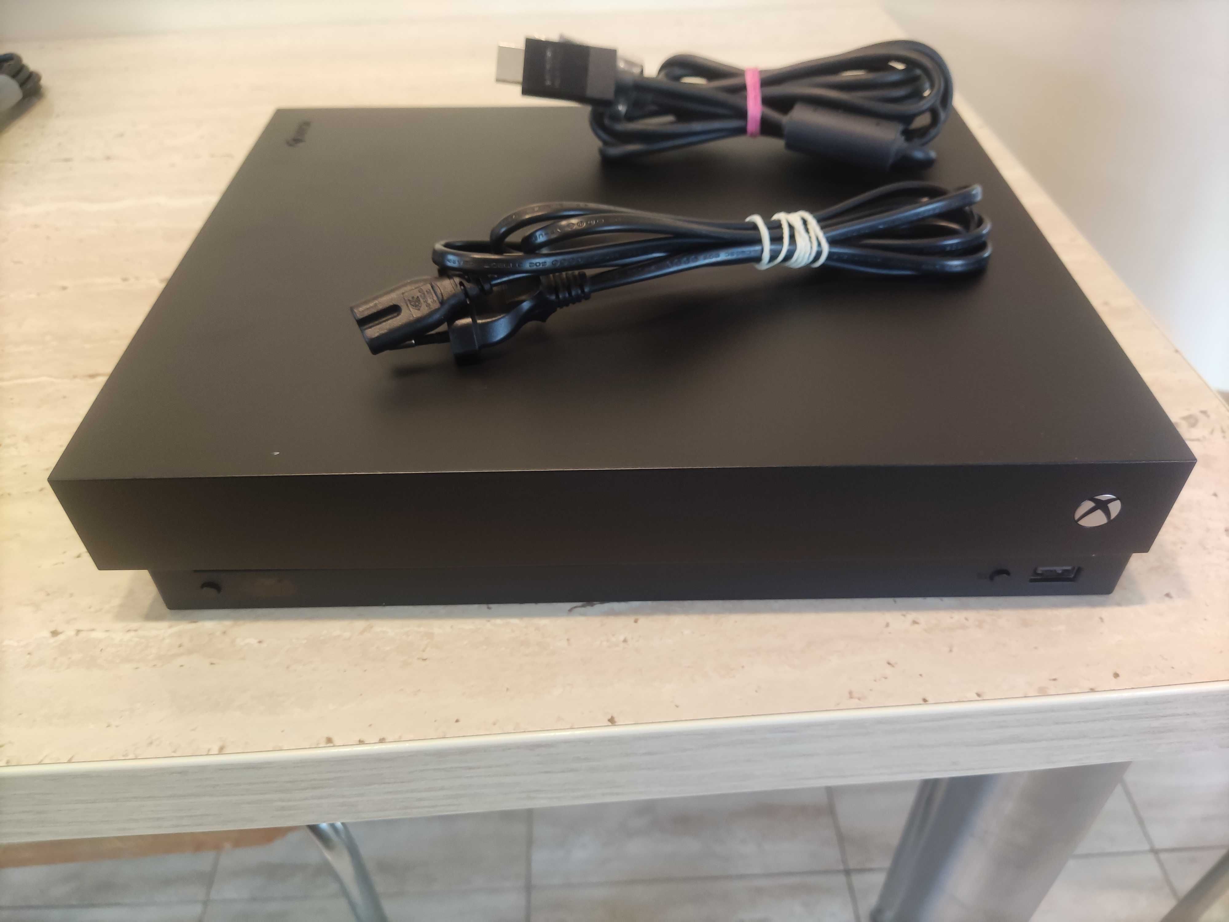 Konsola X Box One X 4K UHD + 2 PAD + Kinect