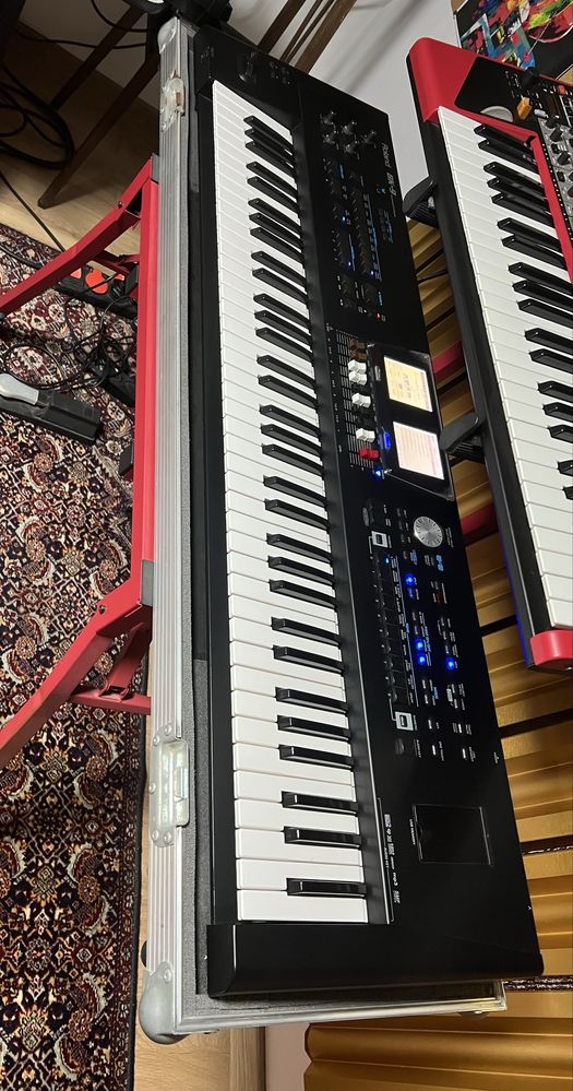 Roland BK9 - professional keyboard