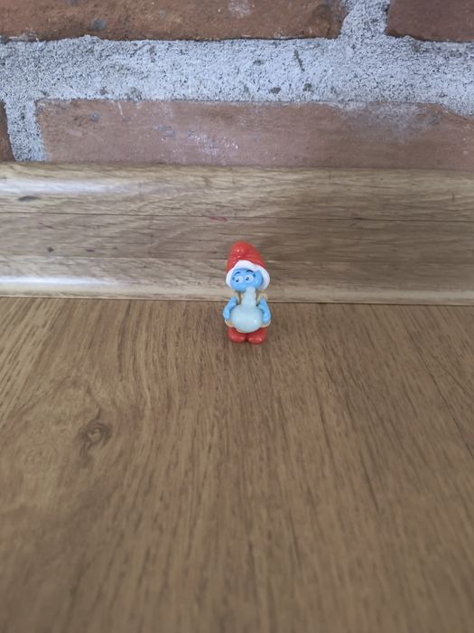 Małe figurki smerfów