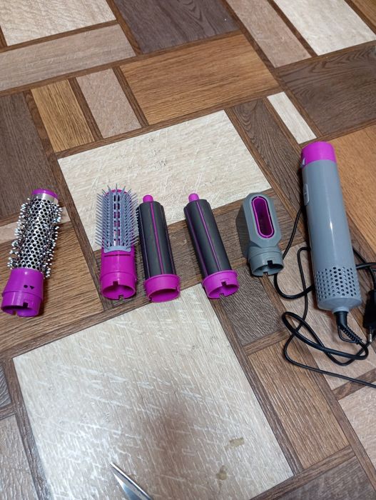 Фен для волосся в шкіряній коробці