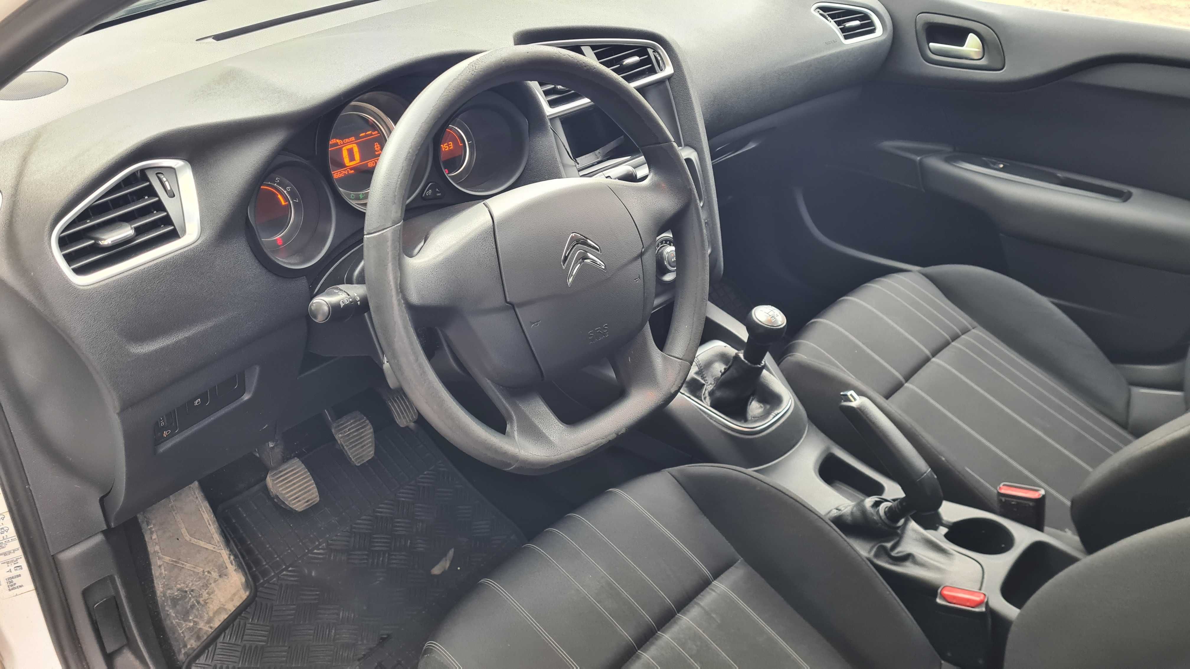 Citroen C4 z polskiego salonu.