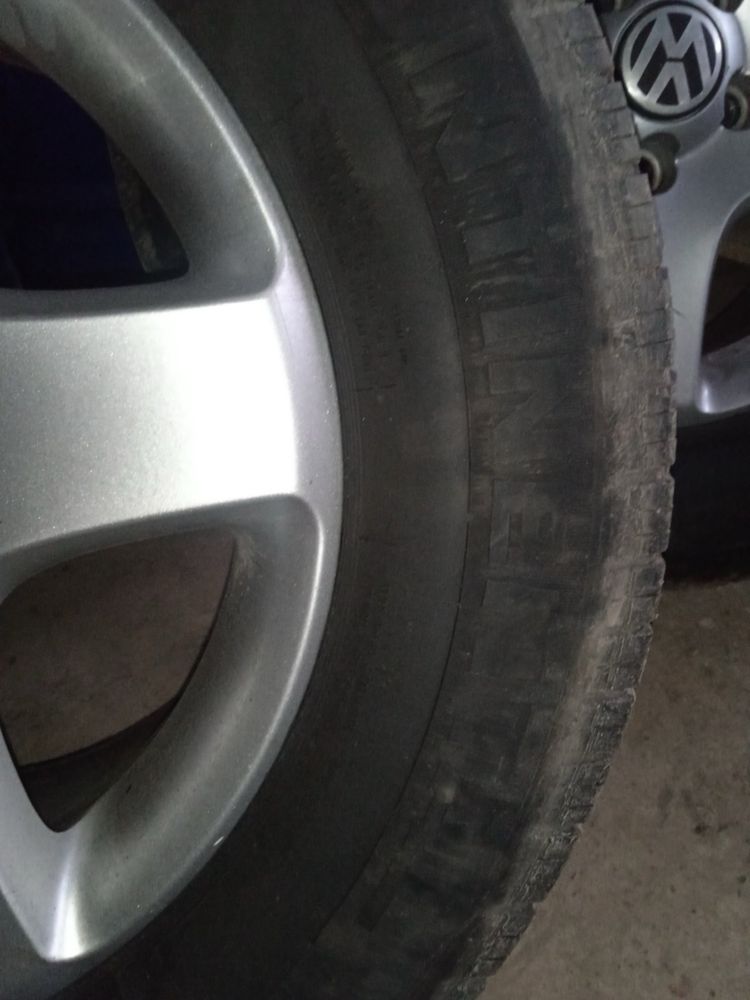 Диски з гумою на Volkswagen Touareg