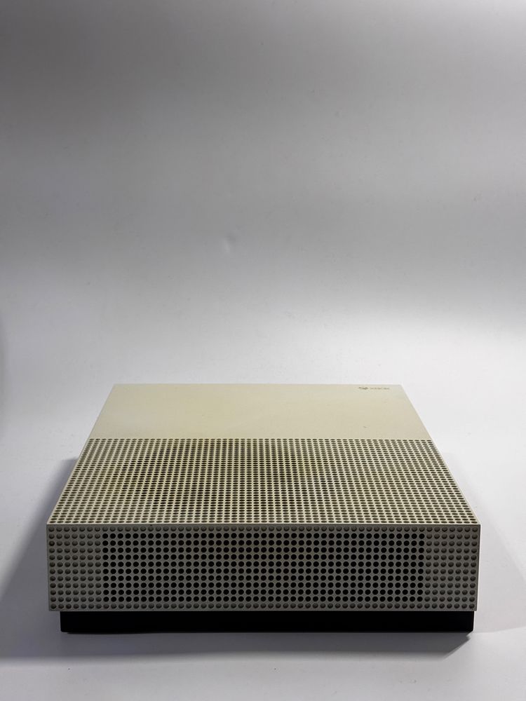 Продам xbox one s