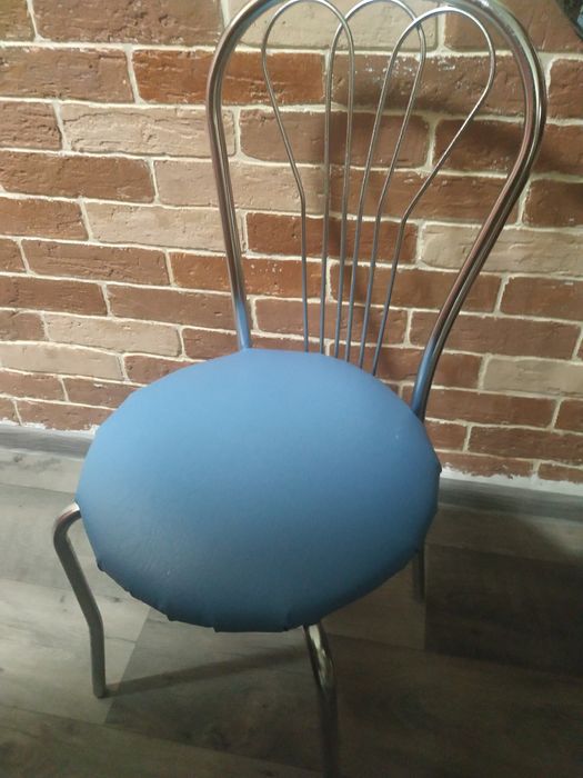 Продам 2 стула б/у.