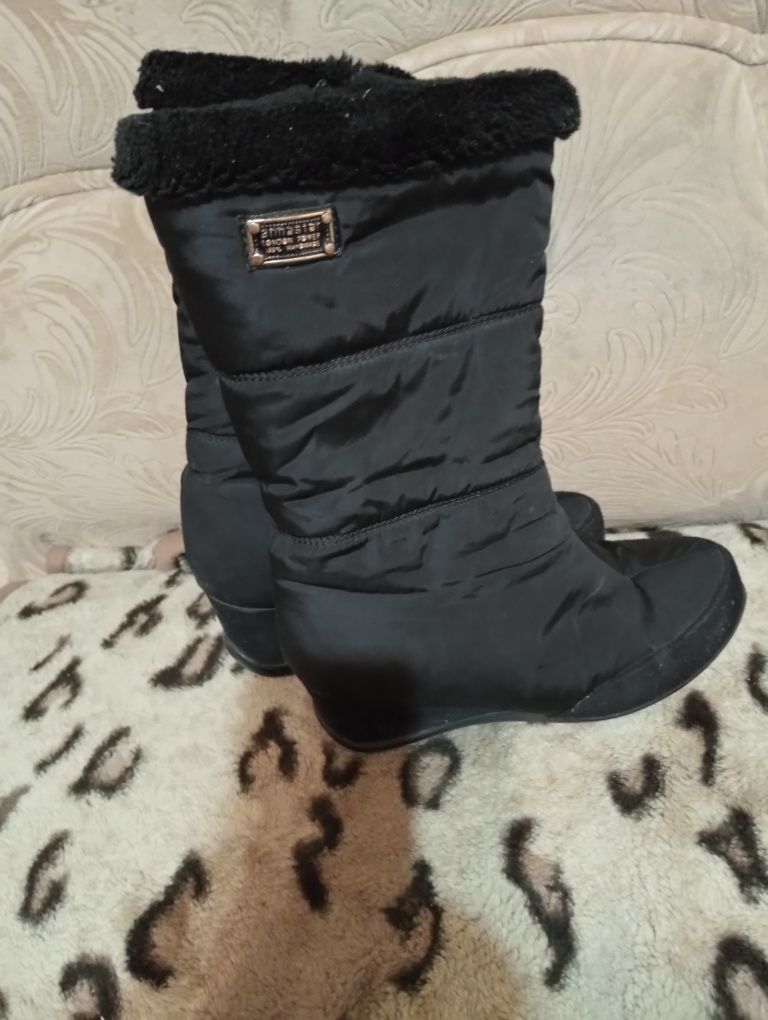 Продам  женские сапоги