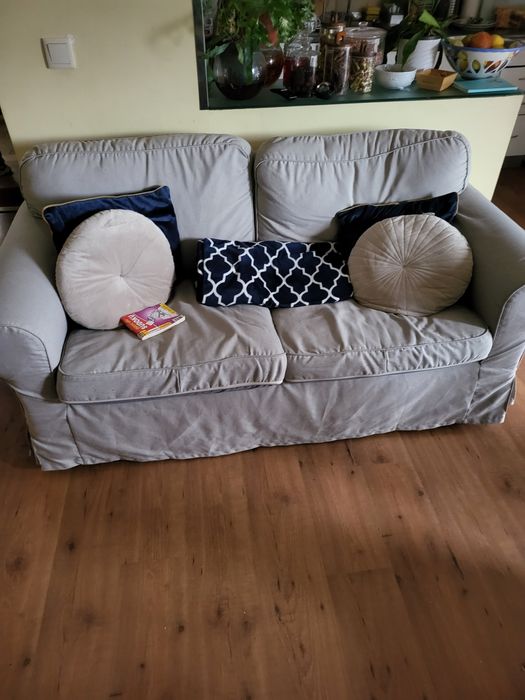 Sofá de dois lugares
