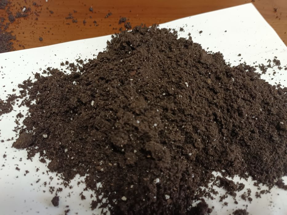 Продаю кору для декор . Біогумус.Торф різний.Послід курячий сухий