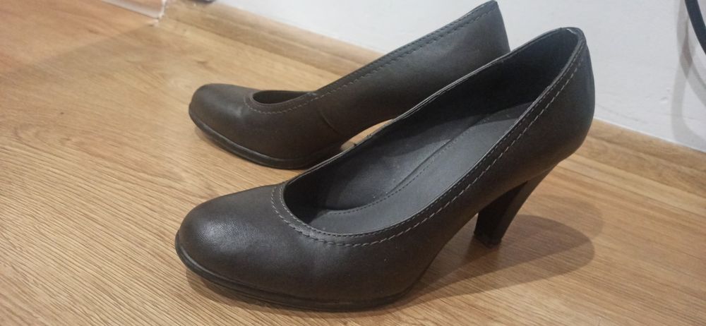 Buty na obcasie Czułenka brązowe