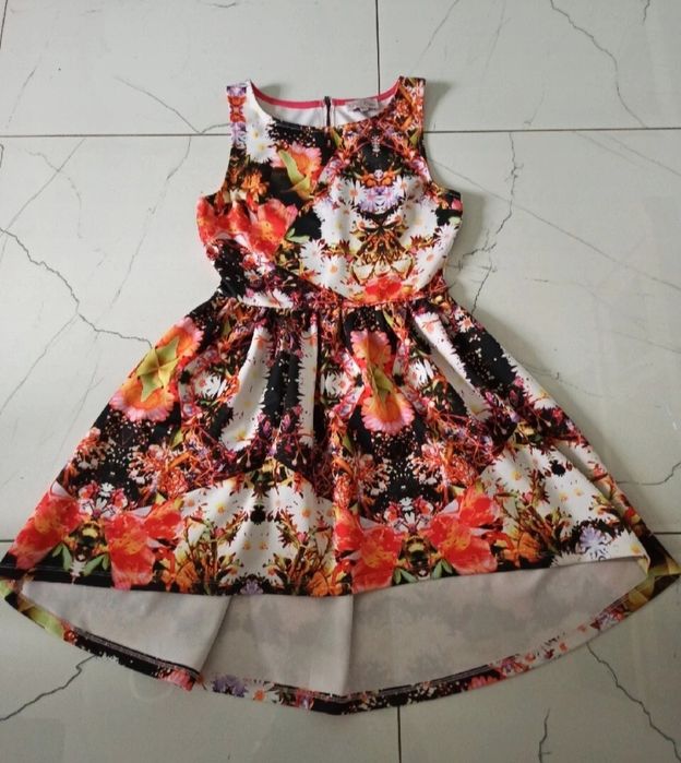 Asymetryczna elegancka letnia sukienka kwiaty roz.m