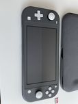 Nintendo switch lite + cover + 256 gb karta