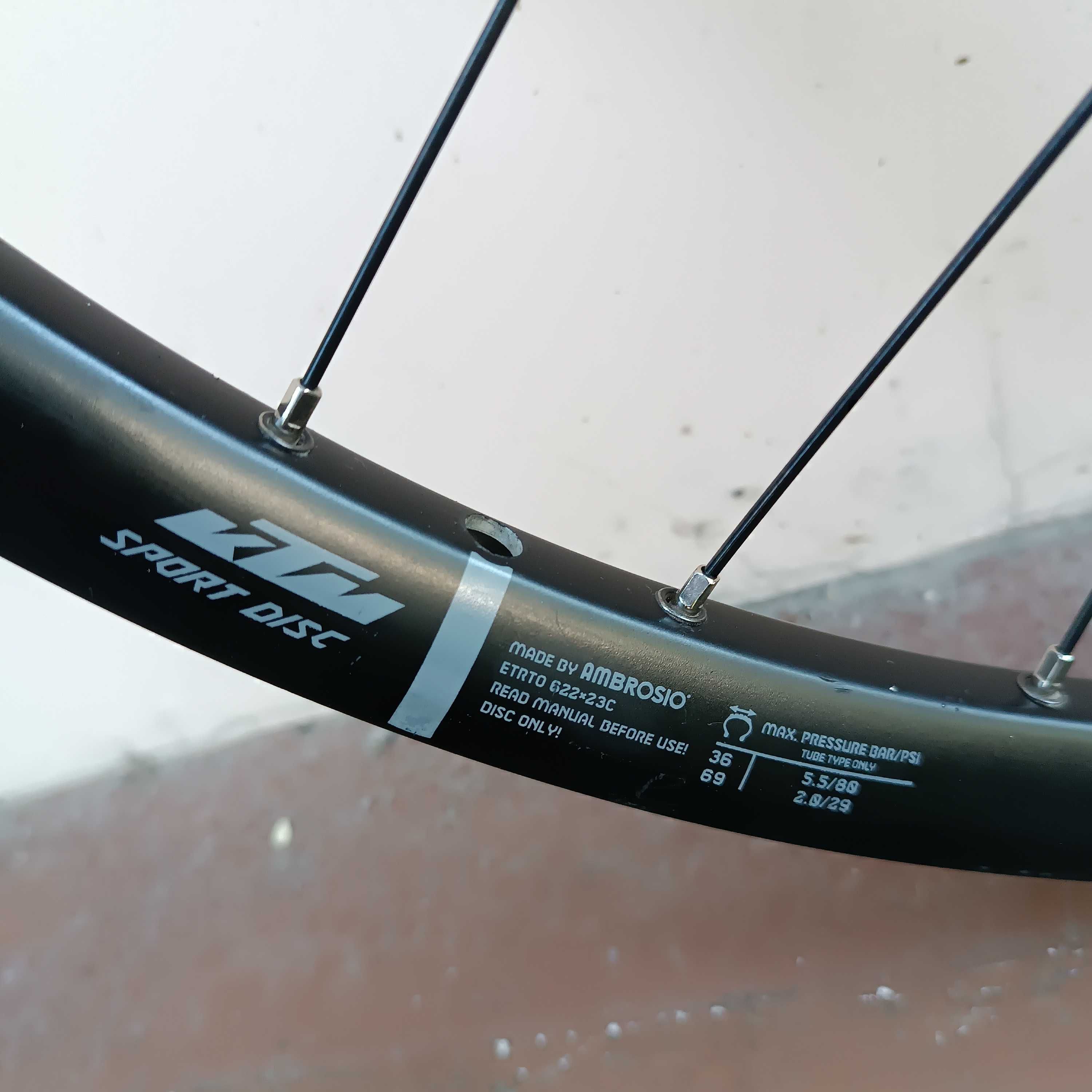 Колесо 28 ktm shimano deore вилсет 32 спиці