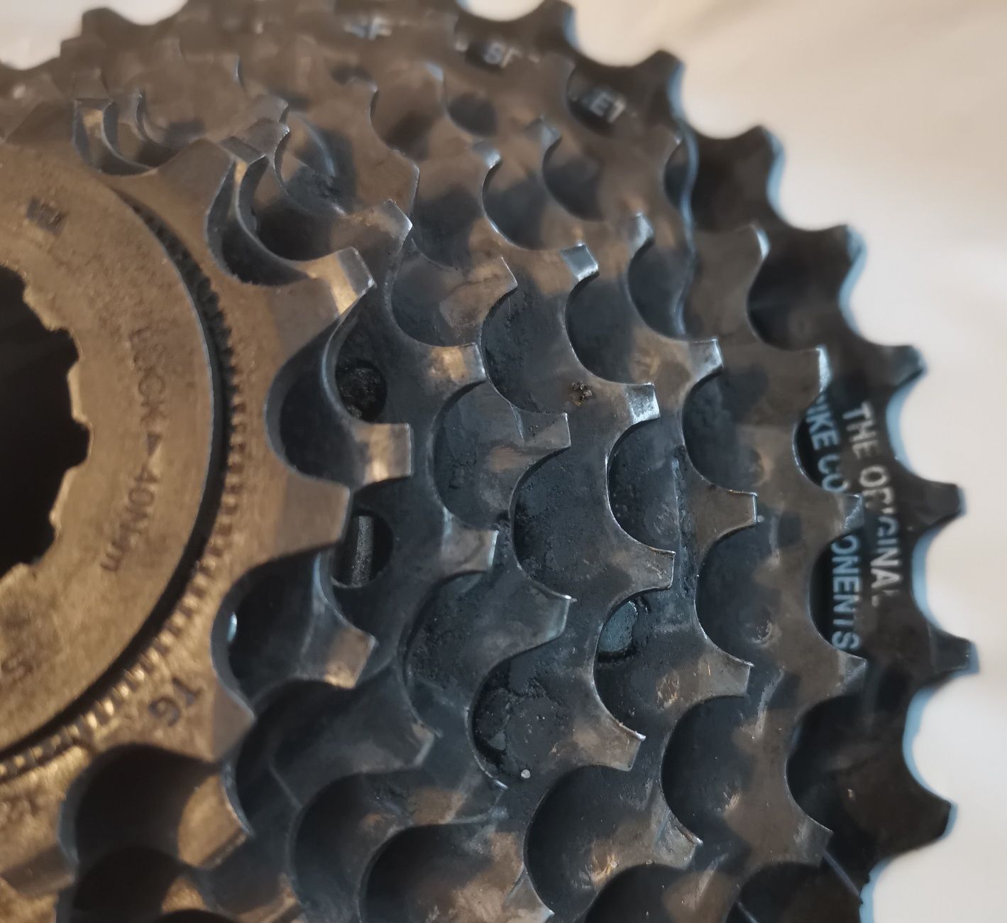 Kaseta 8 biegów SHIMANO CS-HG200-8 stopniowanie 12-32