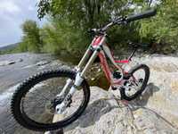 Продам топову Specialized demo 8