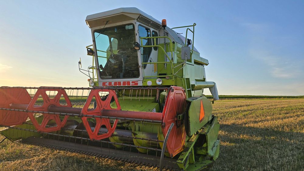 Комбайн сlaas свіжопривезений
