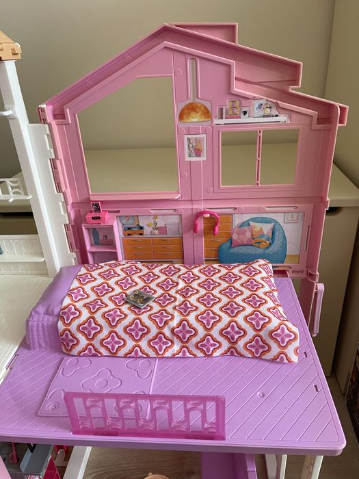 Domek dla lalek Barbie piętrowy z windą