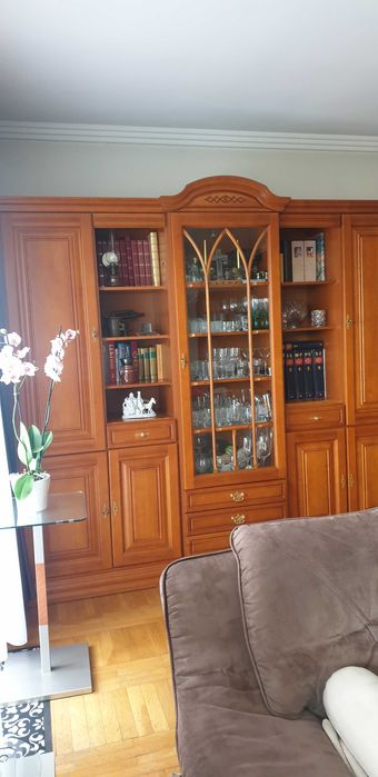Sprzedam klasyczną meblościankę z drewna