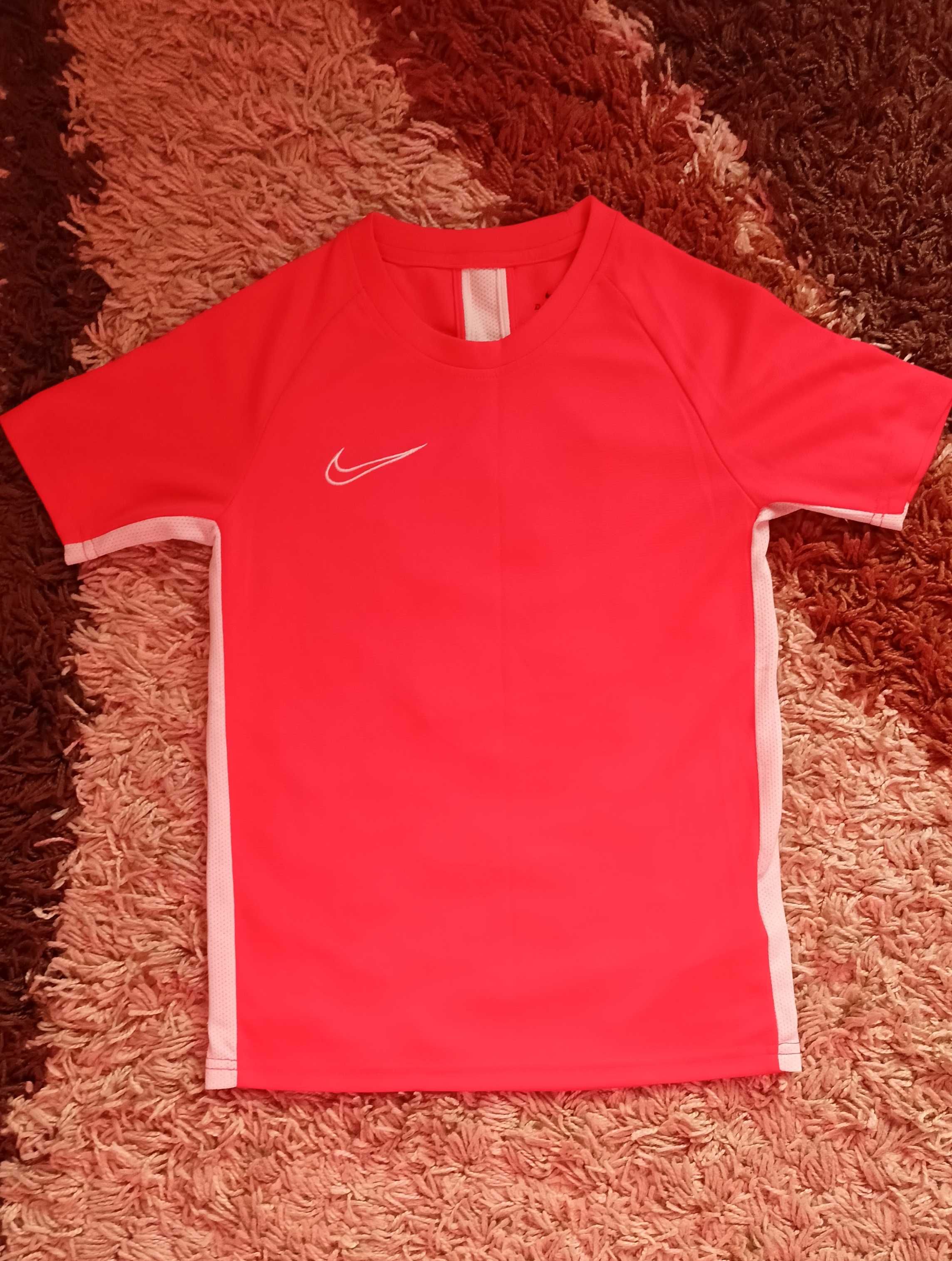 Koszulka sportowa Nike Dri-Fit r 128